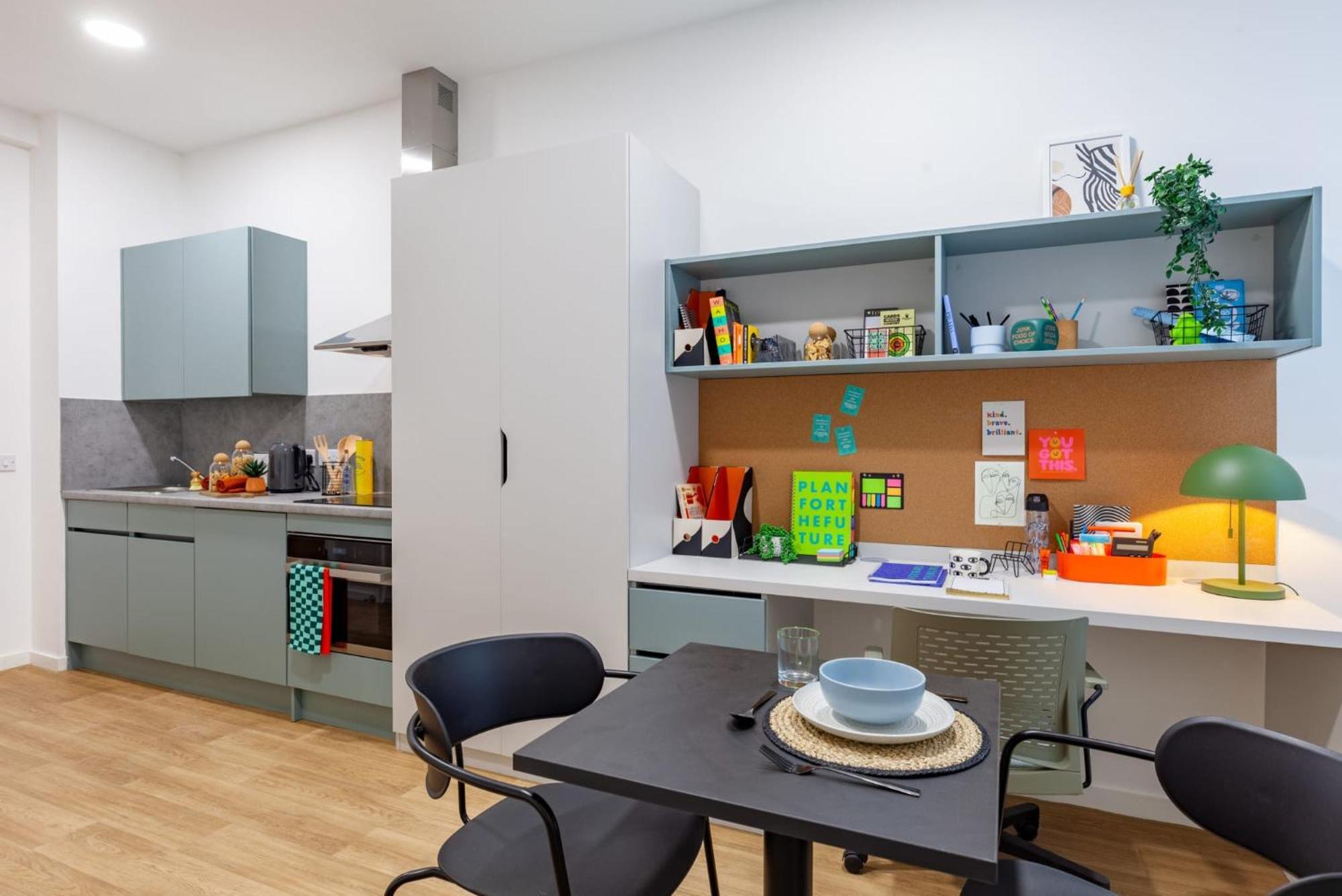 Student Only At The Heart Of Apartment *